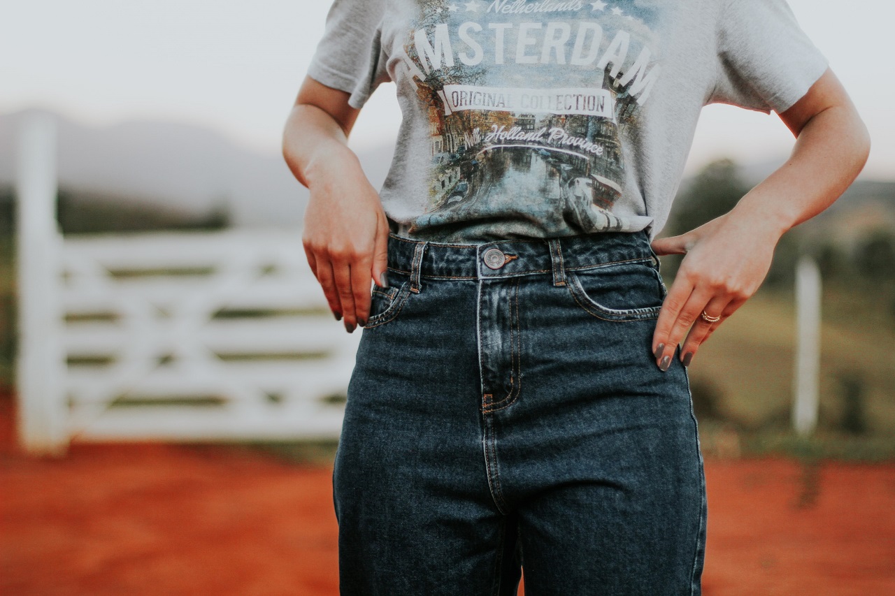Jeans – czym go łączyć?