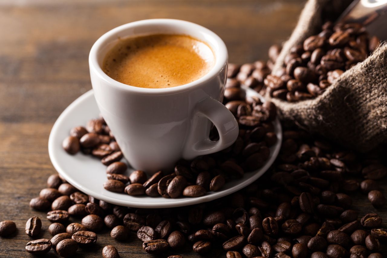 Czym różni się kawa przygotowana przy pomocy drippera od tej tradycyjnej?