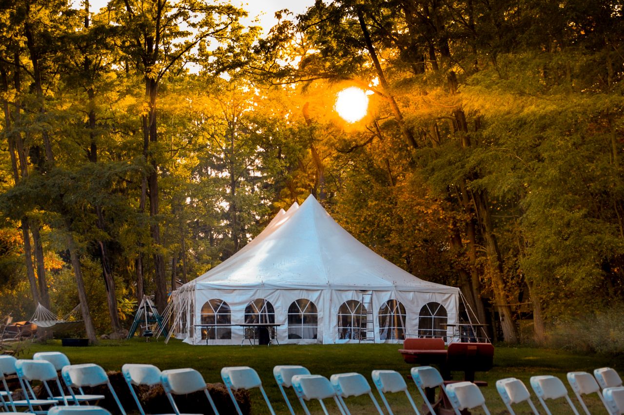 Jakie imprezy okolicznościowe można zorganizować w specjalnym namiocie?