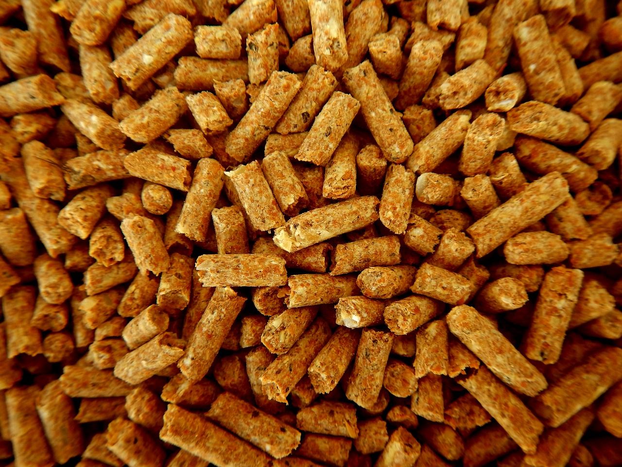 W jakich branżach na rynku używany jest pellet drzewny?